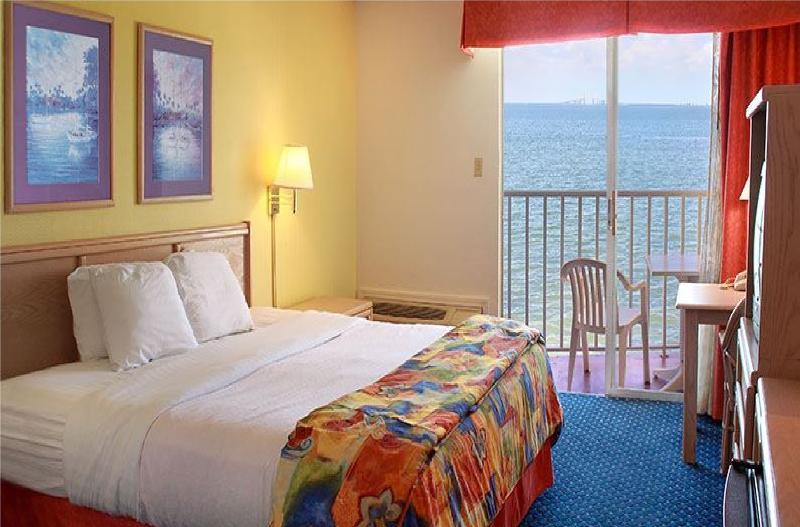 Magnuson Hotel Marina Cove St. Petersburg Extérieur photo